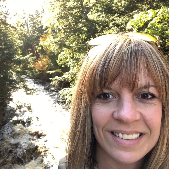 Meet your Posher, Megan - Picture 6 of 7